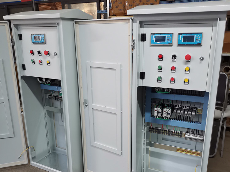 閘門PLC遠(yuǎn)程控制柜,一控一,一控二已裝配調(diào)試完畢,待發(fā)貨